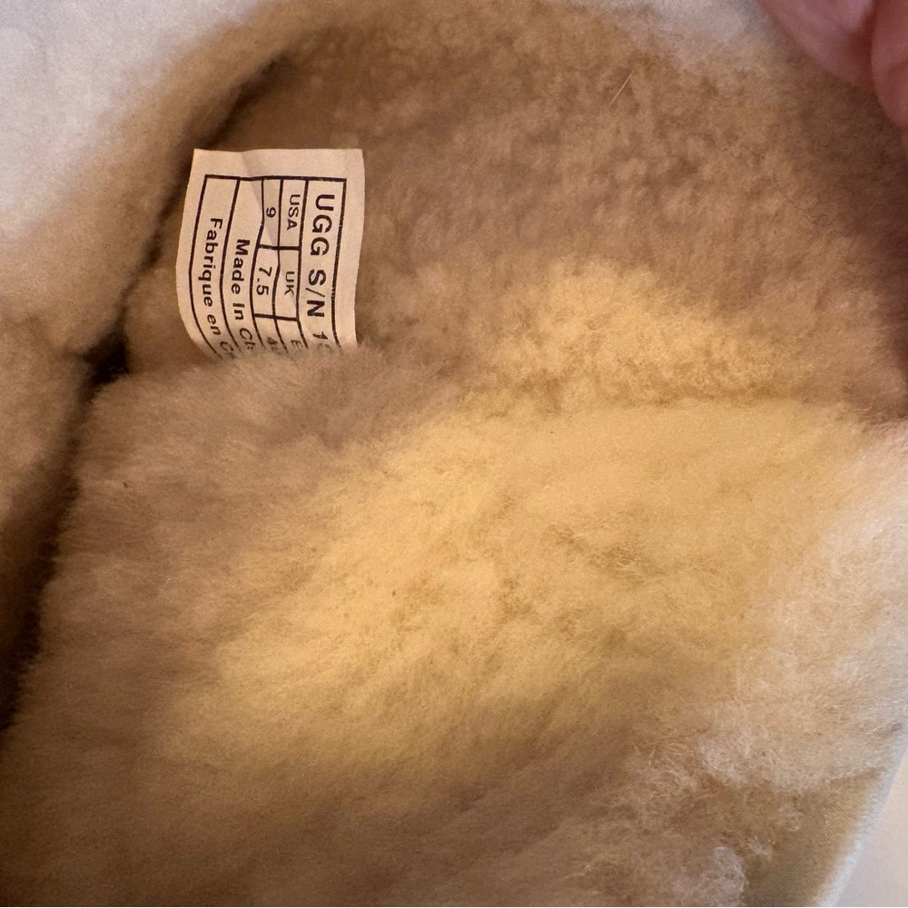 ‘Beautiful Pastel Sequined Ugg Boots’ - Picture 8 of 8